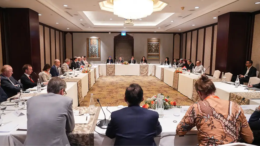 Wamen bertemu pimpinan perusahaan Belanda dalam forum CEO Roundtable.